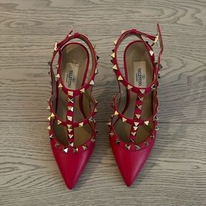 Hot pink Valentino rockstuds size 34